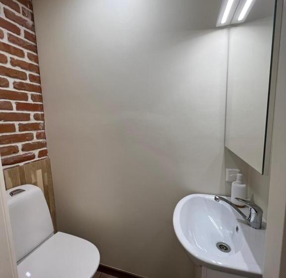 اتاق لوکس, Karlova Manor Apartments