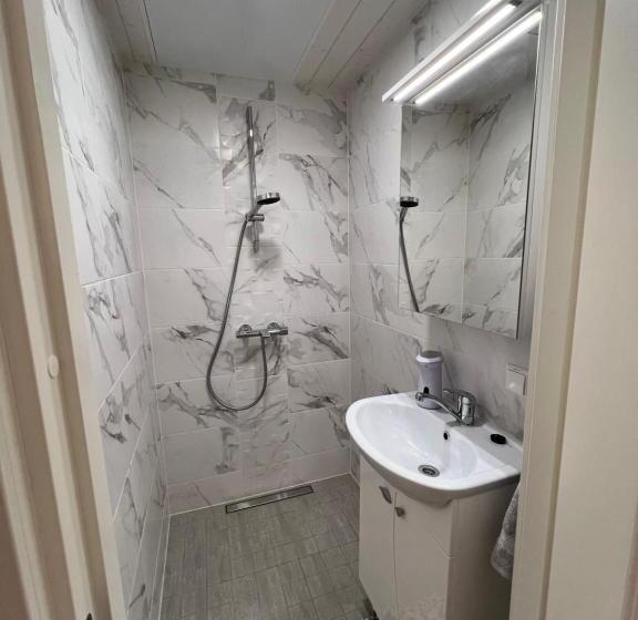 اتاق لوکس, Karlova Manor Apartments