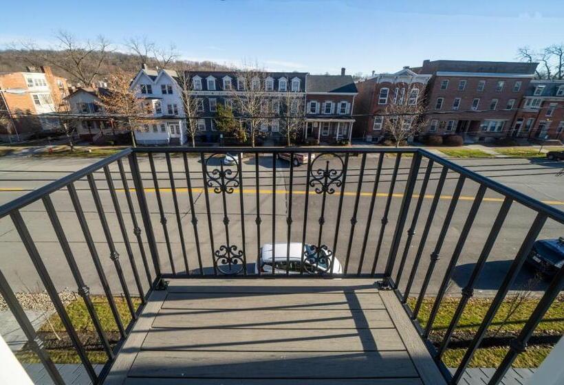 חדר סטנדרט עם מרפסת, The Orange Inn Boutique