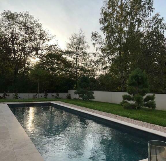 בית, 4 חדרי שינה, Les Trois Cyprès