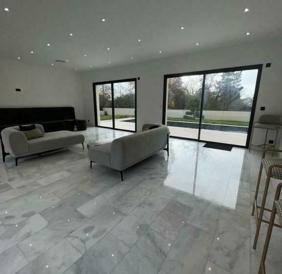 בית, 4 חדרי שינה, Les Trois Cyprès