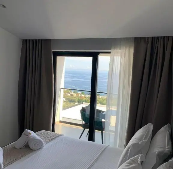اتاق لوکس, Black Diamond Hotel Dhermi