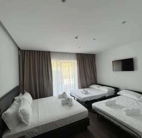 اتاق سوپریور چهار تخته, Black Diamond Hotel Dhermi