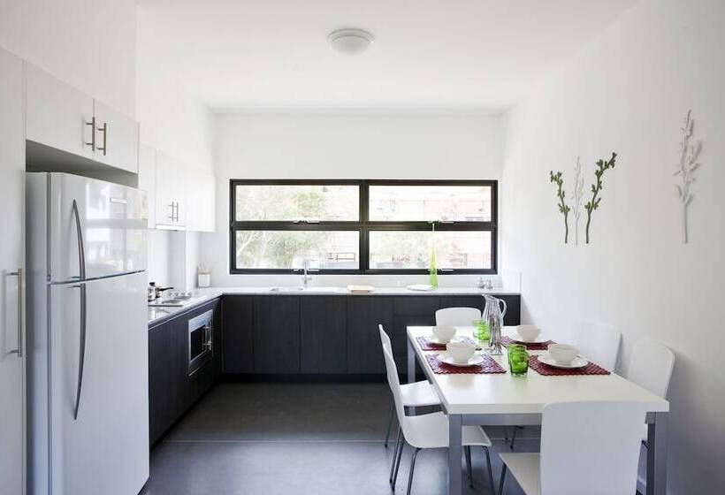 דירת 4 חדרים, Western Sydney University Village  Parramatta Campus