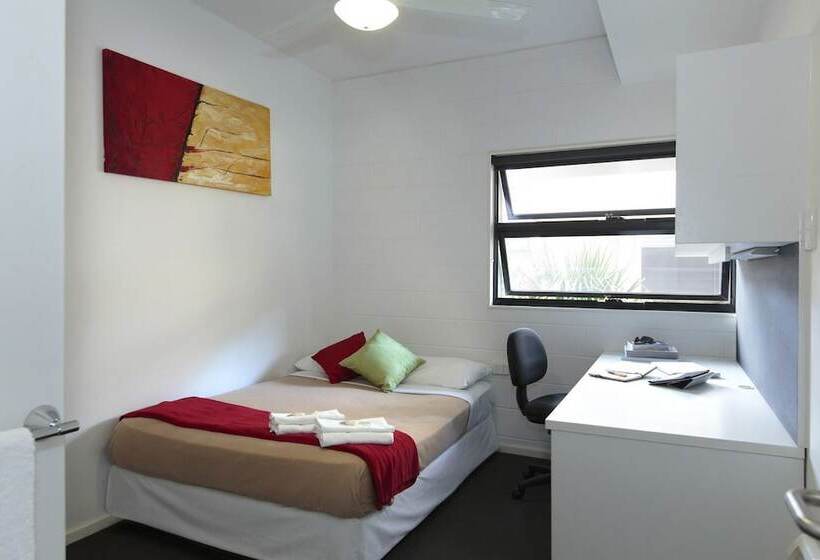 침실 4개 아파트, Western Sydney University Village  Parramatta Campus