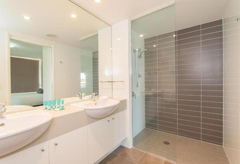 Апартаменты 2 Спальни с Бассейном, Beaches On Lammermoor Apartments