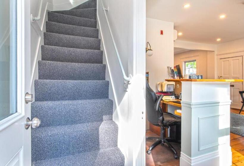 디럭스 룸, Admiral S Landing