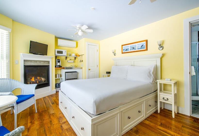 스탠다드 스튜디오, Admiral S Landing