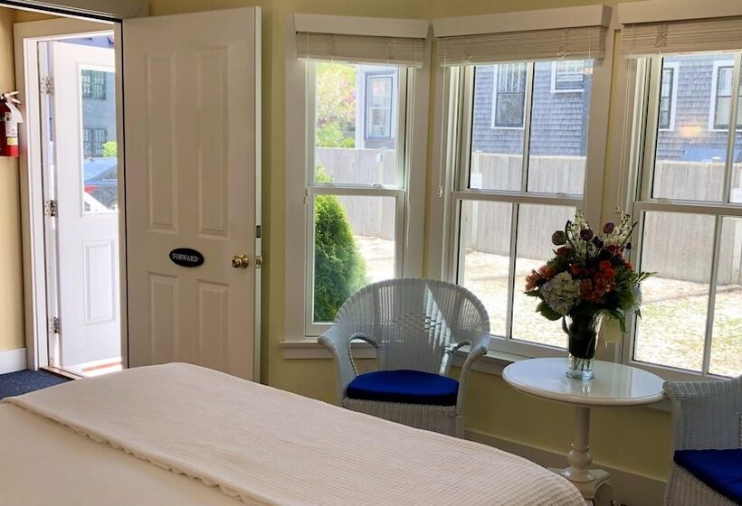 스탠다드 스튜디오, Admiral S Landing