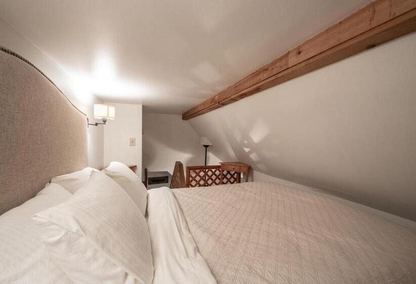 اتاق سوپریور با تخت دو نفره بزرگ, Stone Soup Inn