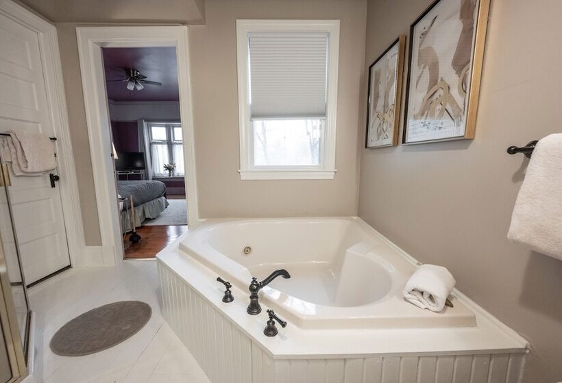 اتاق استاندارد, Stone Soup Inn