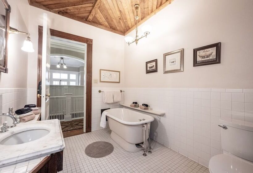 اتاق استاندارد با سرویس بهداشتی مشترک, Stone Soup Inn