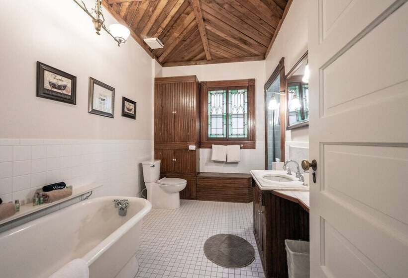 اتاق استاندارد با سرویس بهداشتی مشترک, Stone Soup Inn