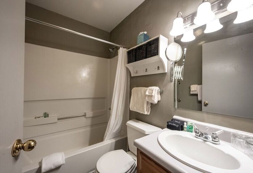 اتاق لوکس, Stone Soup Inn