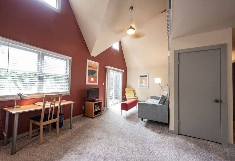 اتاق لوکس, Stone Soup Inn