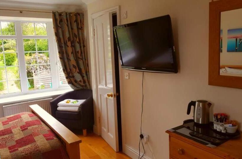 غرفة عائلية, The Oak At Dewlish