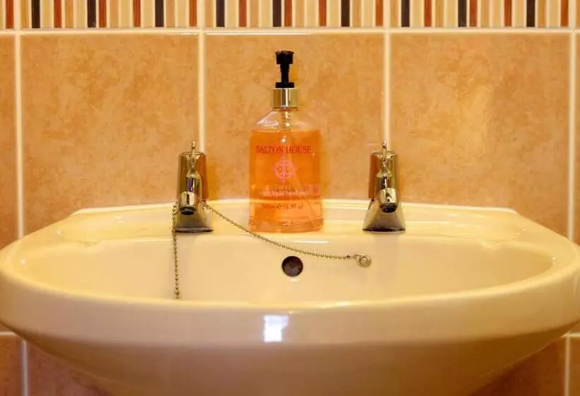 Standard Yhden Hengen Huone, Colston Hall Farmhouse B&b