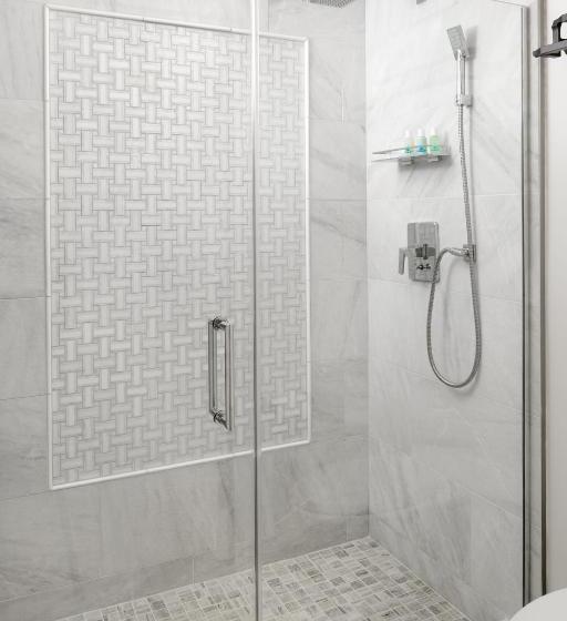 جناح لذوى الاحتياجات الخاصة, Atwater