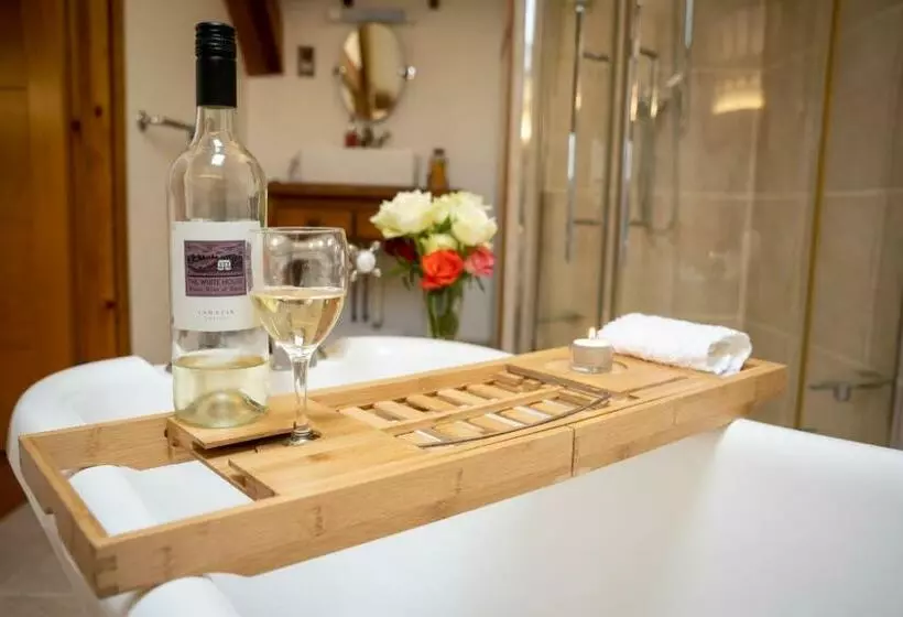 キングサイズベッドのデラックススイート, Jabajak Vineyard Restaurant & Rooms