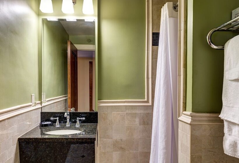 デラックスルーム, Missouri Athletic Club