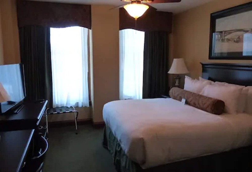 デラックスルーム, Missouri Athletic Club