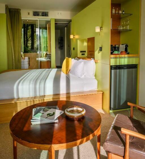 디럭스 룸 킹사이즈 침대, Ohtel Wellington