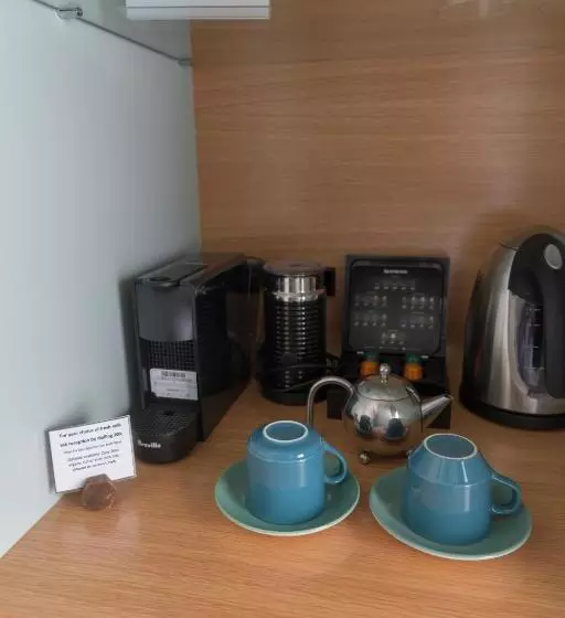 استودیو استاندارد با تخت کینگ, Ohtel Wellington