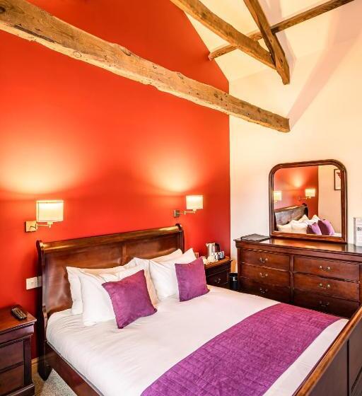 اتاق استاندارد, The Village Inn