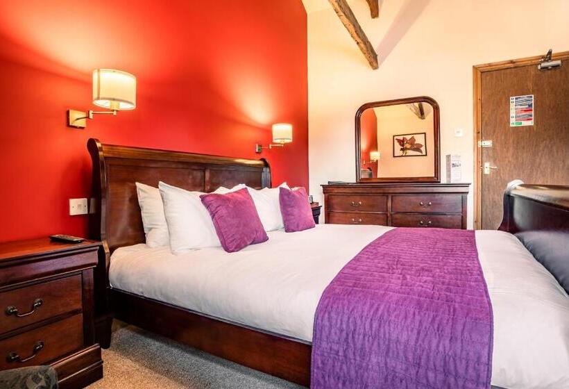 اتاق استاندارد, The Village Inn