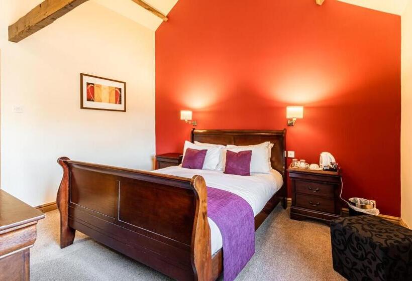 اتاق استاندارد, The Village Inn