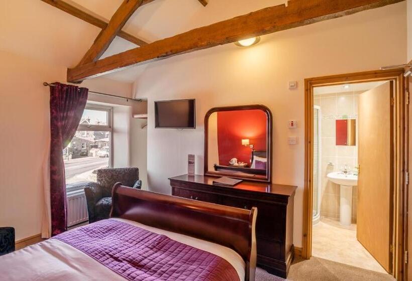 اتاق استاندارد, The Village Inn