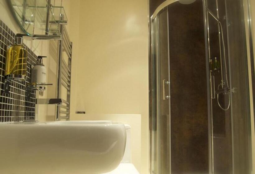 标准间, The Walnut Tree Inn