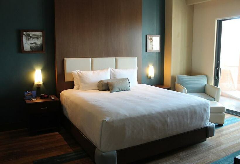 Номер Deluxe, Isleta Resort & Casino