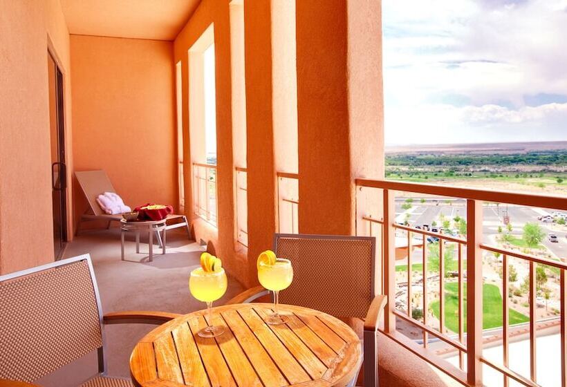 Номер Стандарт с Балконом, Isleta Resort & Casino