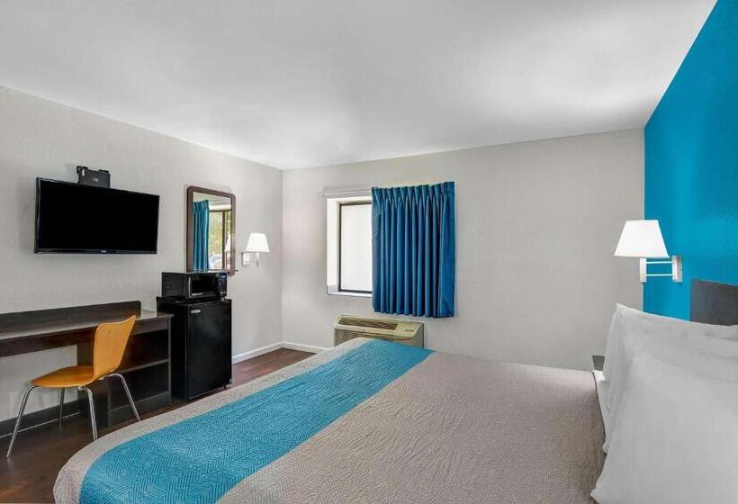 장애인을 위한 킹사이즈 침대 스탠다드 룸, Motel 6 norcross, Ga
