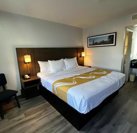 身障者適用キングサイズベッドルーム, Quality Inn Santa Fe New Mexico