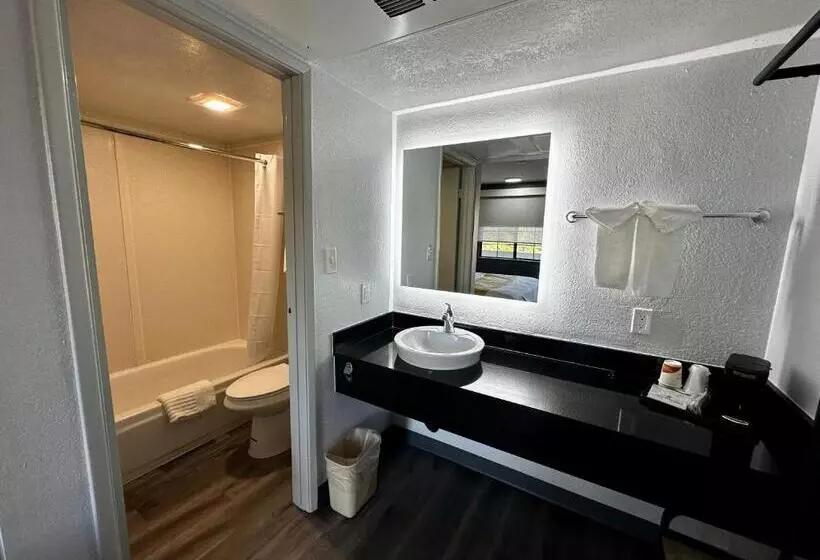 キングサイズベッドのスタンダードルーム, Quality Inn Santa Fe New Mexico