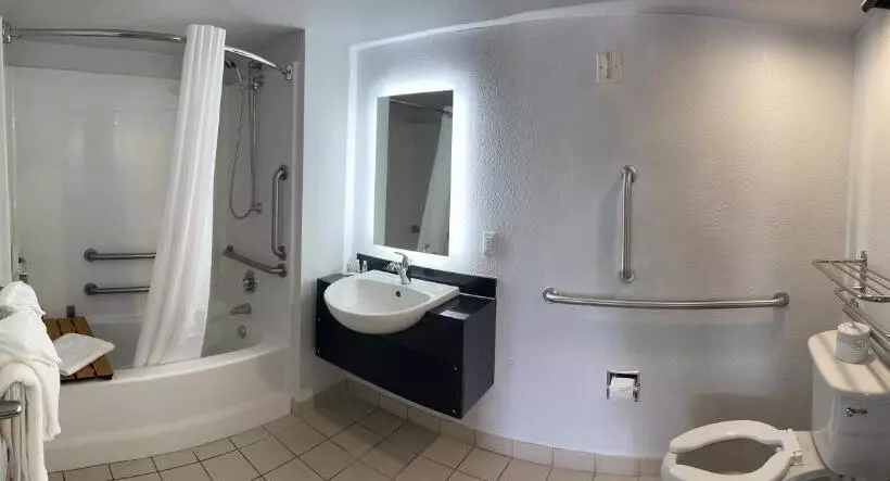身障者適用スタンダードルーム, Quality Inn Santa Fe New Mexico