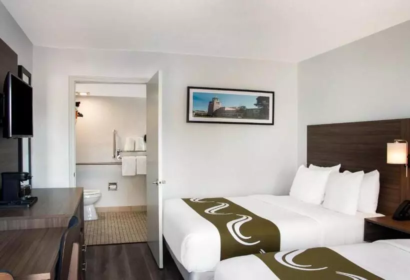 身障者適用スタンダードルーム, Quality Inn Santa Fe New Mexico