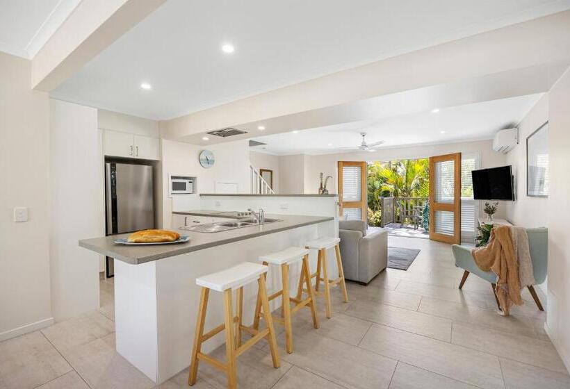 两卧行政公寓, Noosa Outrigger Beach Resort