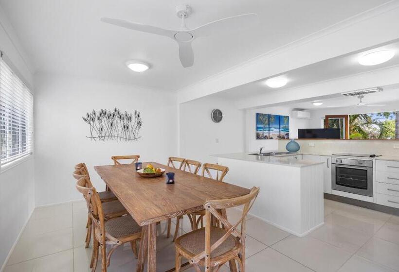 침실 4개 아파트, Noosa Outrigger Beach Resort