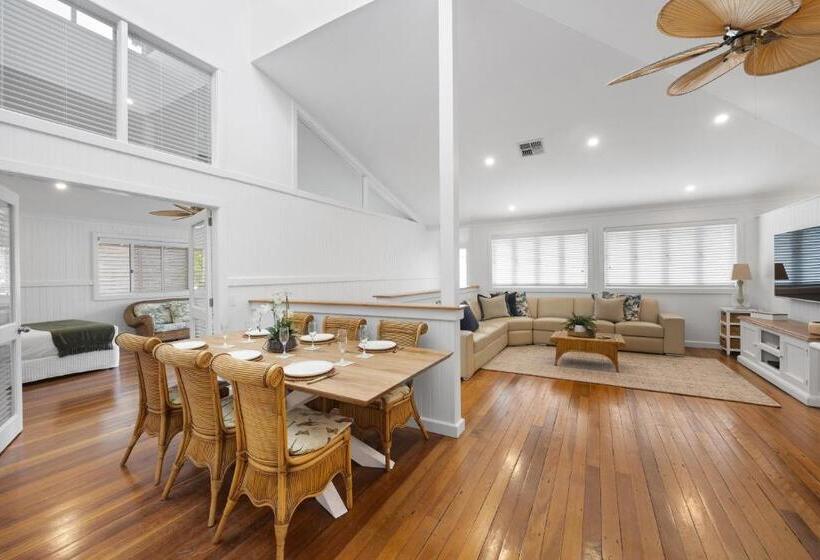 3间卧室的房子, Noosa Outrigger Beach Resort