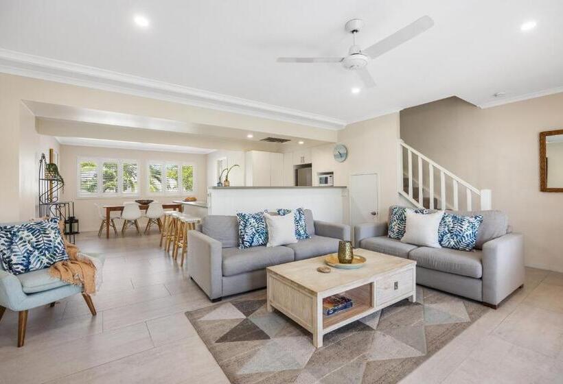 两卧行政公寓, Noosa Outrigger Beach Resort