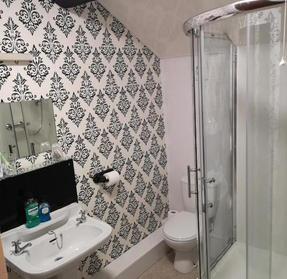 コンフォートルーム, East Mount House