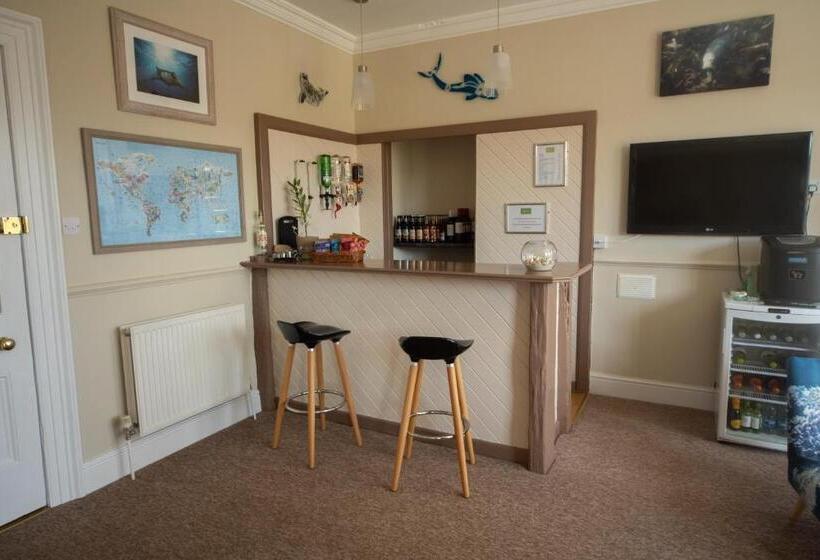 חדר סטנדרט, קומת קרקע, Epchris House