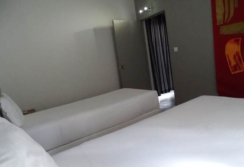 اتاق خانوادگی, La Tonnelle Guest House