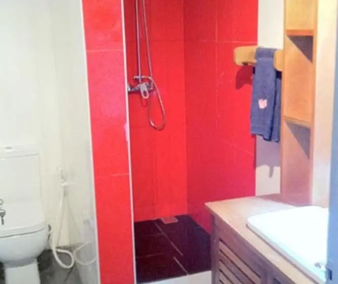 اتاق استاندارد یک نفره, La Tonnelle Guest House