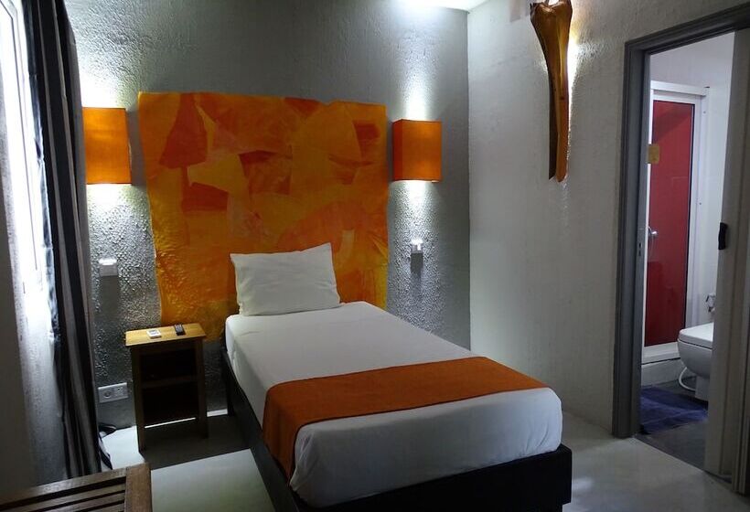 اتاق استاندارد یک نفره, La Tonnelle Guest House