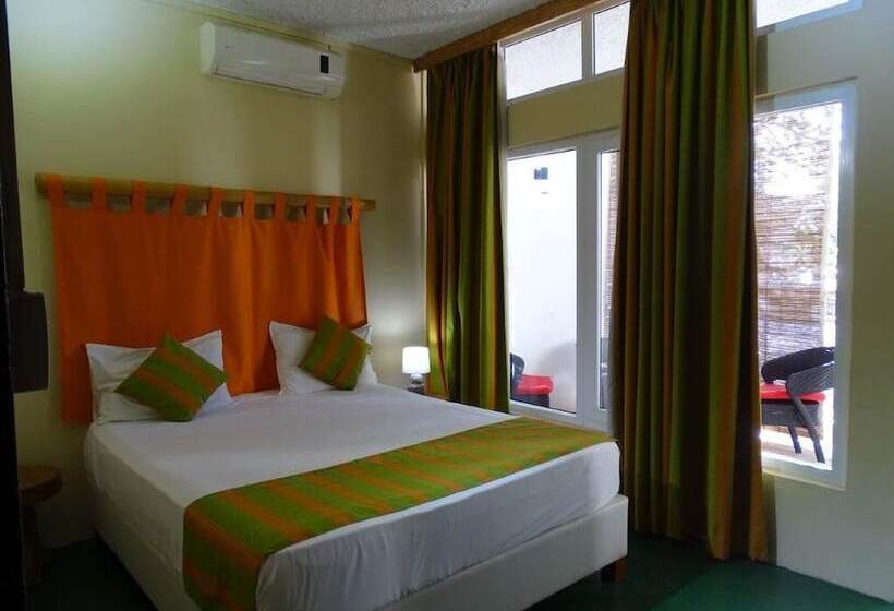 اتاق خانوادگی, La Tonnelle Guest House