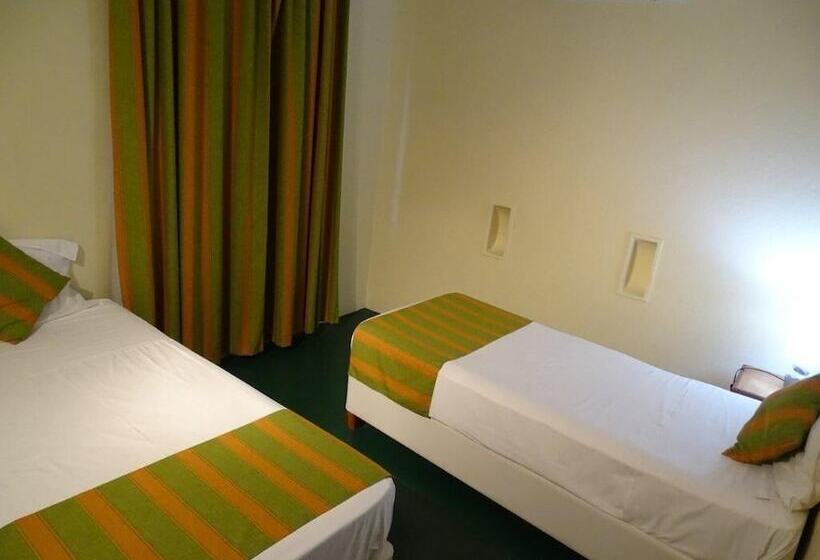 اتاق خانوادگی, La Tonnelle Guest House